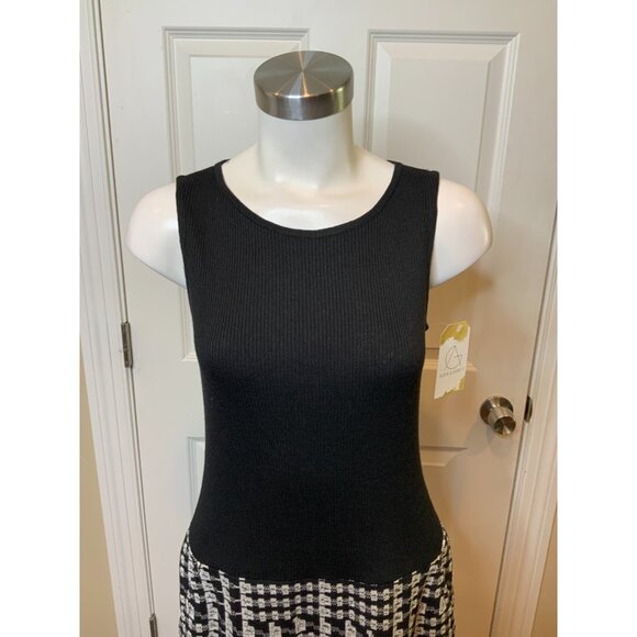 St. John Black & White Houndstooth Sleeveless Wool Pencil Dress, Size 6 (US) - Picture 2 of 8